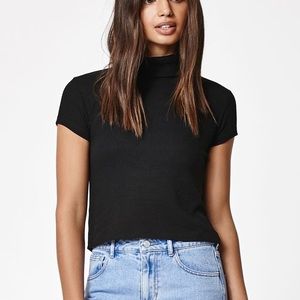 PACSUN black short sleeve turtle neck size small